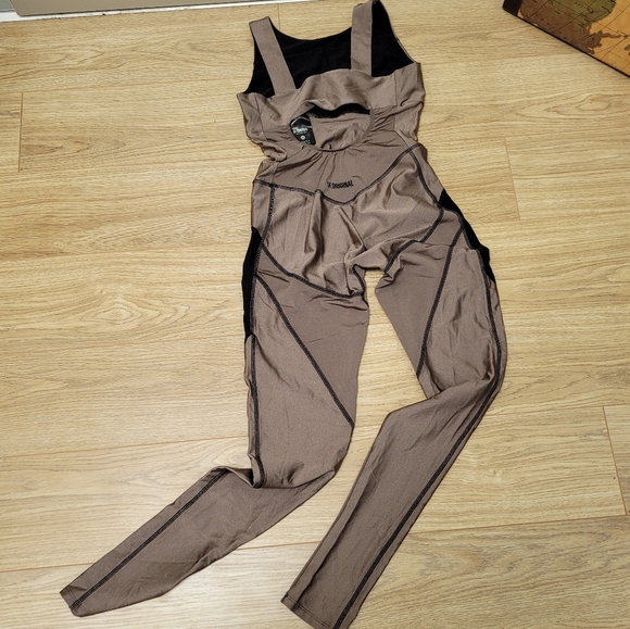 DF.Original Nebula workout jumpsuit - Picture 7 of 12